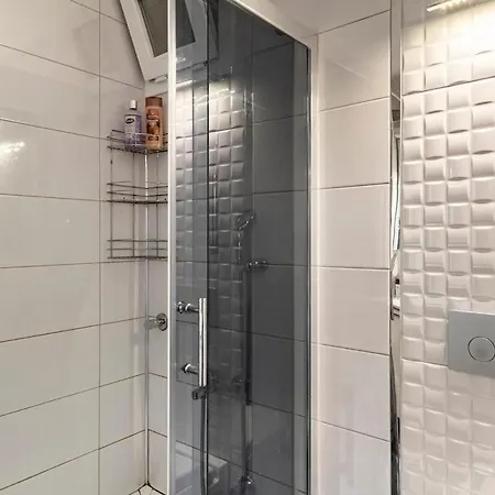 Comfortable, Peaceful In Goeztepe Apartment Izmir