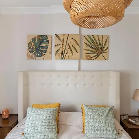 Comfortable, Peaceful In Goeztepe Apartment