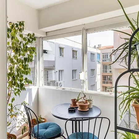 Comfortable, Peaceful In Goeztepe Apartment *